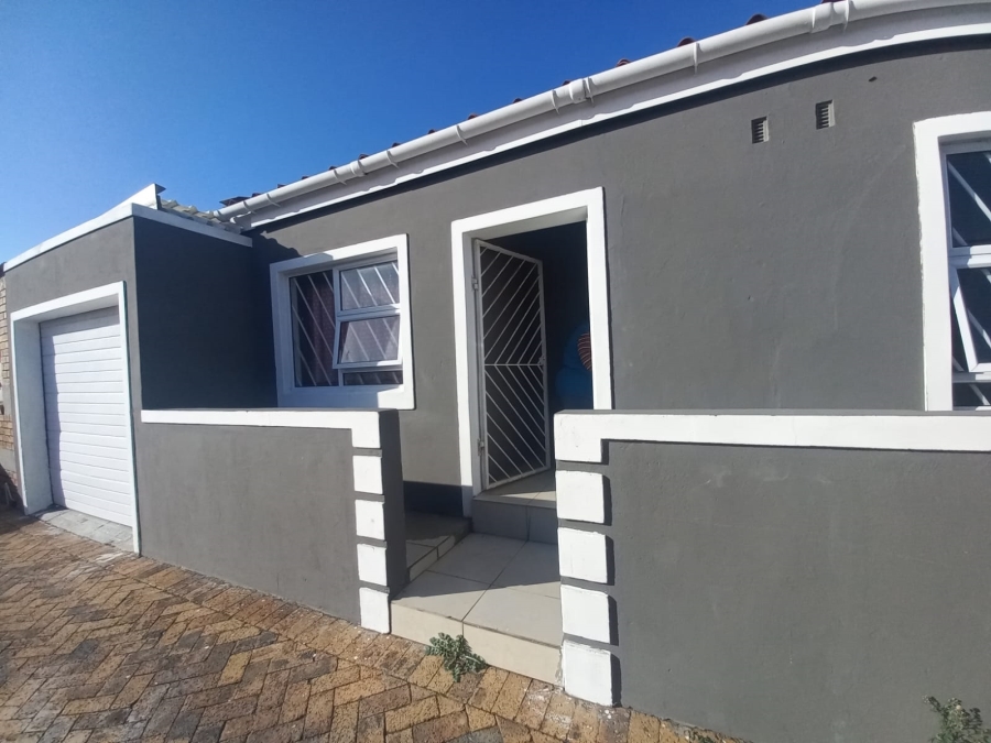 3 Bedroom Property for Sale in Rocklands Western Cape